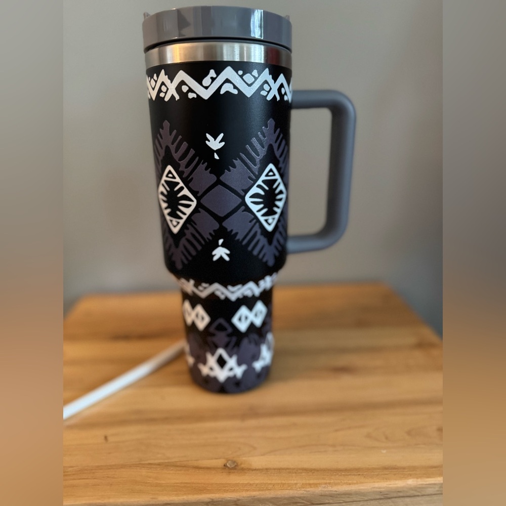 Aztec Black and White Travel Thermos